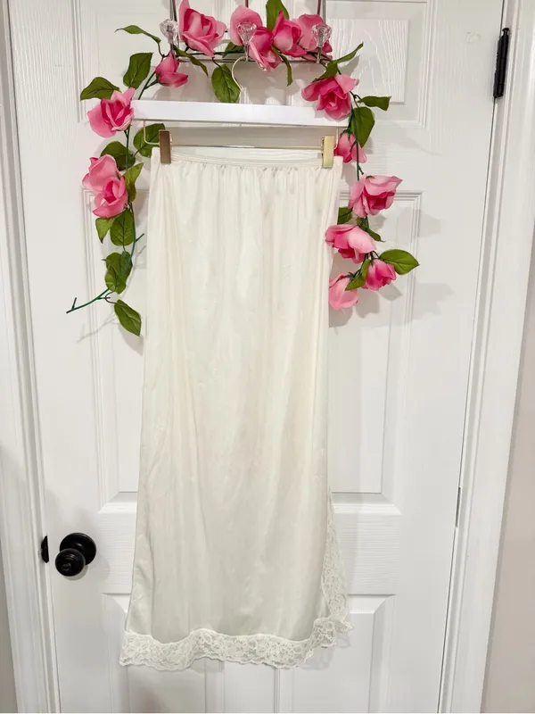 Vintage Lace Maxi Slip Skirt M 27/29 Ivory Lingerie w/ Split Made USA Coquette - Image 2