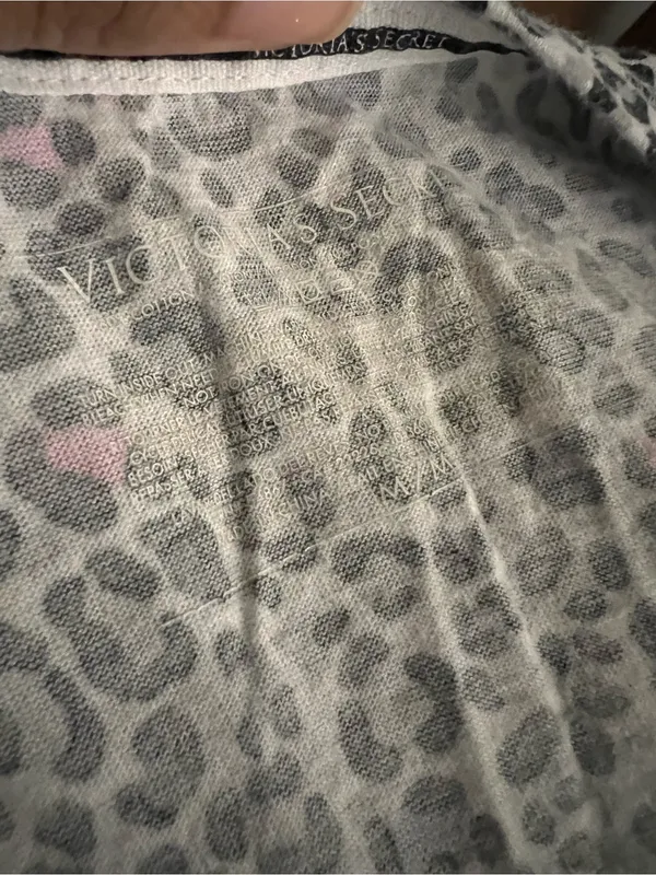 Victorias Secret Long Sleeve Leopard Print Pajama - White with Pink Accents - Image 5