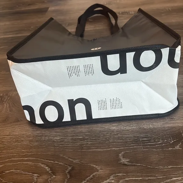 Lululemon Tote Bag Black Like New - Image 4