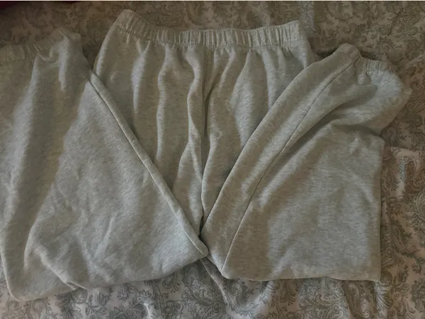 Hollister Sweatpants Grey - Image 3