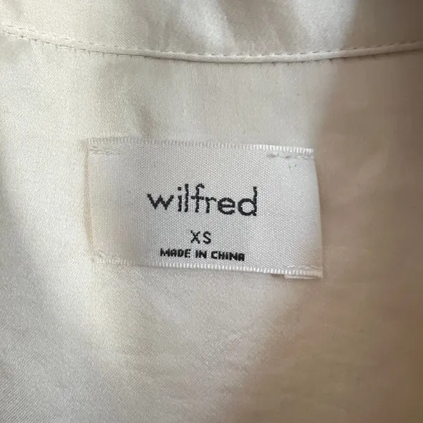 Wilfred‎ Aritzia Satin Button Down Blouse XS Ivory Cream Long Sleeve Shirt - Image 3