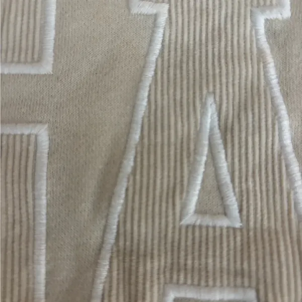 GAP beige crewneck - Image 2