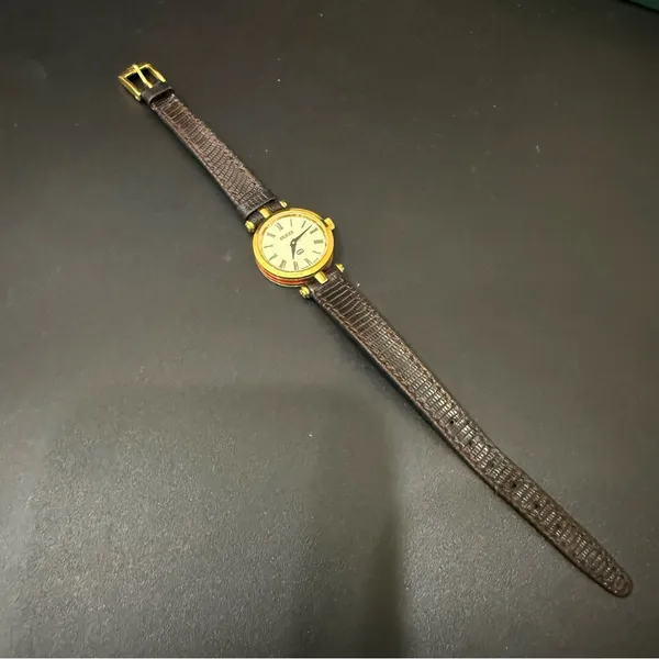 Vintage GUCCI 2000L Sherry Line Ladies Watch NEEDS BATTERY! - Image 5