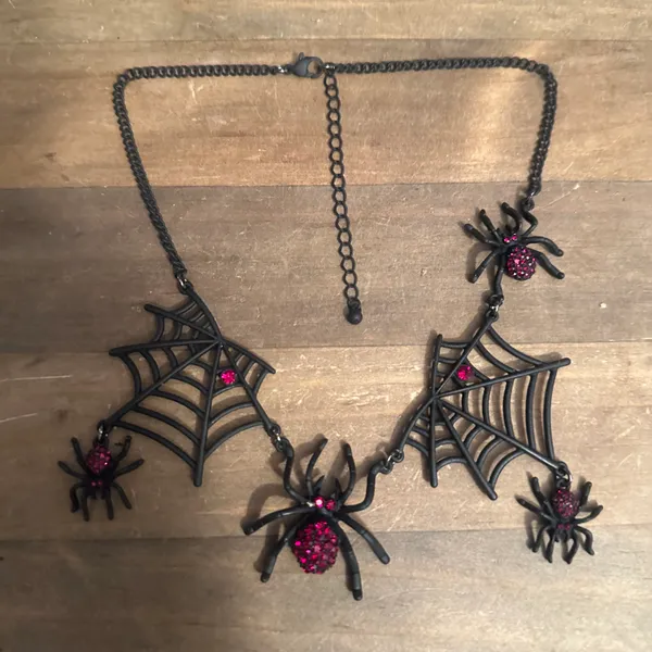 Gothic Halloween rhinestone spider necklace Black - Image 3