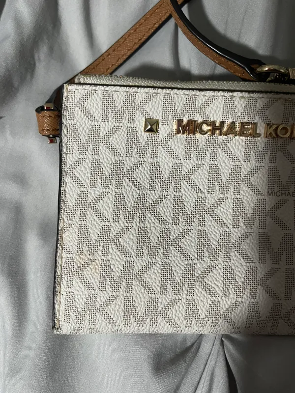 Michael Kors Wallet - Image 5
