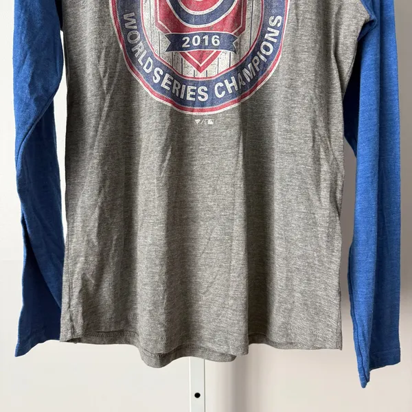 Fanatics‎ M Gray Chicago Cubs 2016 World Series Champions Raglan Shirt Sporty - Image 3