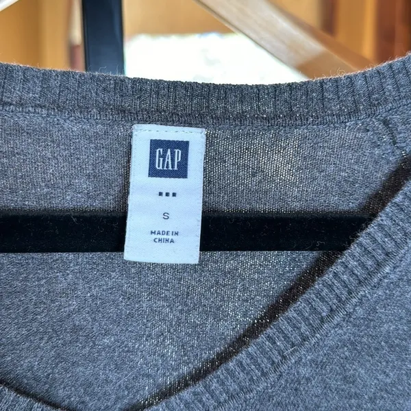 Gap Factory Cotton Essential V-neck Gray Sweater Size Small - Image 2