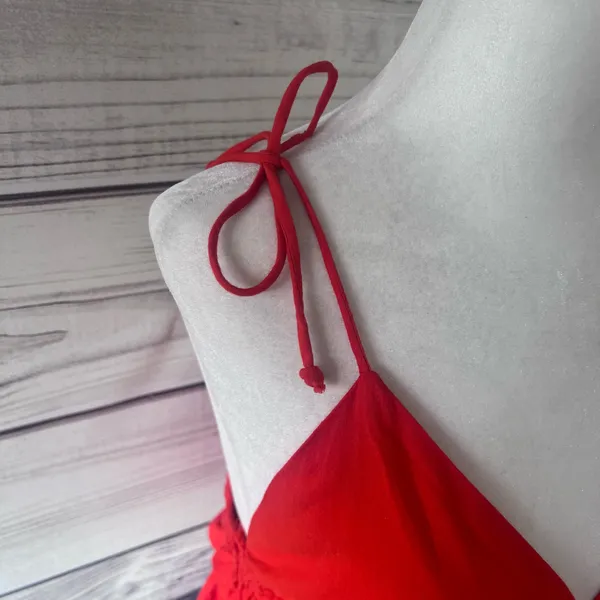 Sim & Sam Red-Orange V Neck Tie Shoulder Crop Top - Image 4