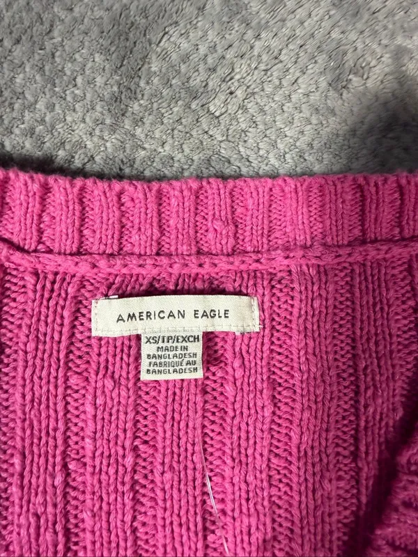 American Eagle XS Hot Pink Ribbed Knit Cropped Cardigan Button Front V-Neck NWOT - Image 3