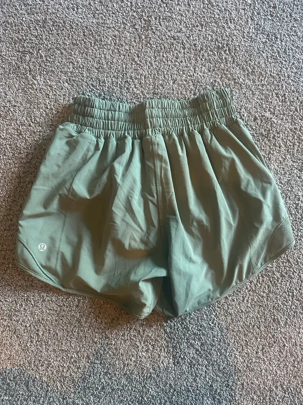 Lululemon Hotty Hot Low-Rise Lined Short 4”  - Image 7