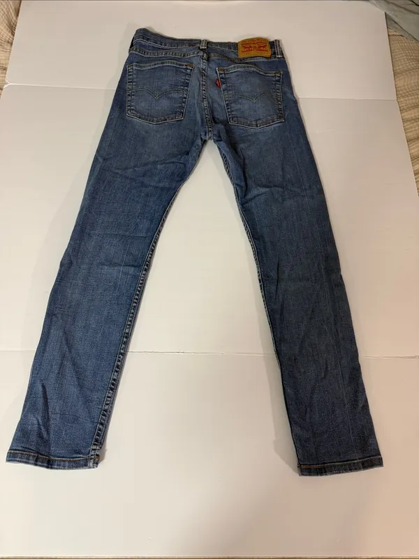 Levi's Straight Leg Jeans in Light-Medium Blue - Image 7
