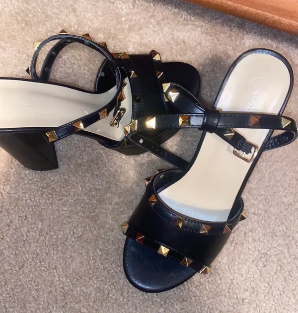 Wild Diva Lounge Black Heels - Image 2