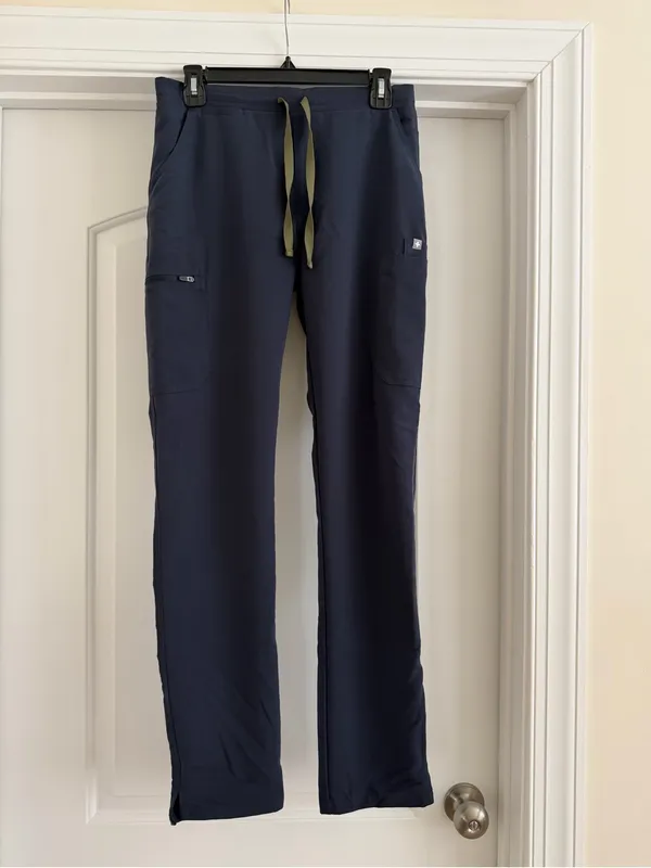 Figs Grey Straight-Leg Cargo Joggers Size S/T - Image 3