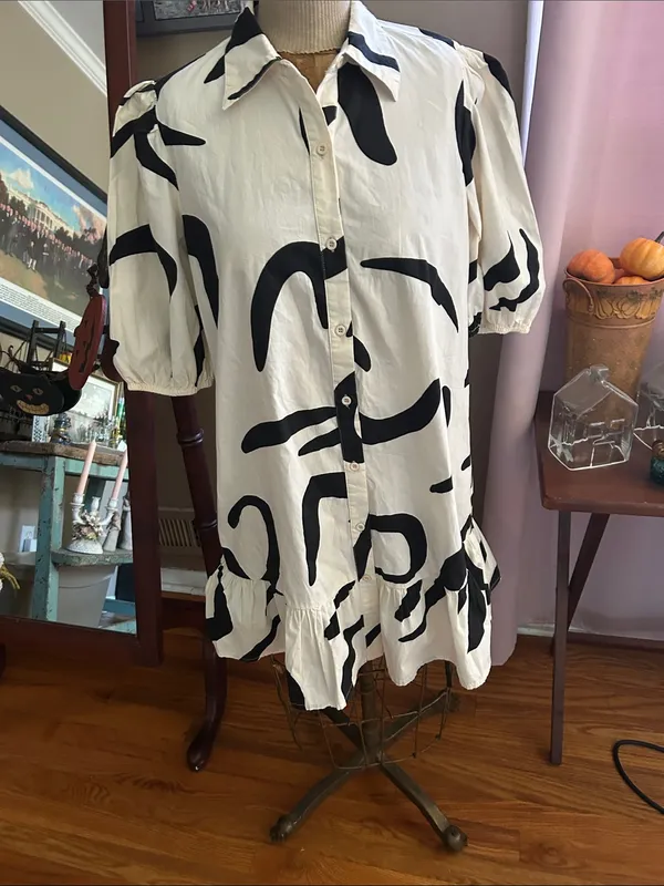 Sincerely J Women's Black & White Abstract Button-Down Mini Dress | Size Medium - Image 5