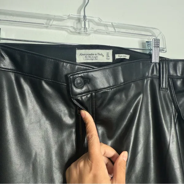 NEW Abercrombie & Fitch Curve Love 90's Straight Ultra High Rise Black 24 Plus - Image 4