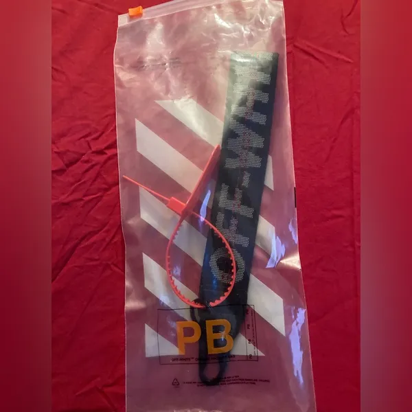 Authentic Off-White Keychain / Lanyard by Virgil Abloh In Black - Image 6