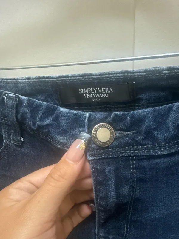 Simply Vera Vera Wang Dark Wash Skinny Jeans Size 6 - Image 2