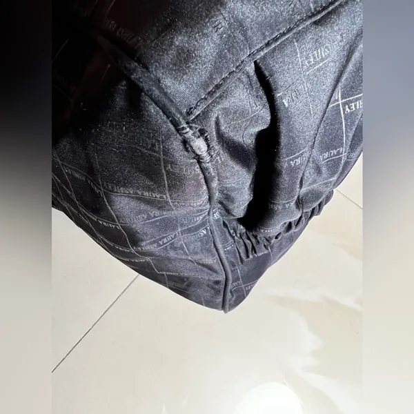 Laura Ashley diaper bag black stamped Laura Ashley everywhere with 2 pockets - Image 15