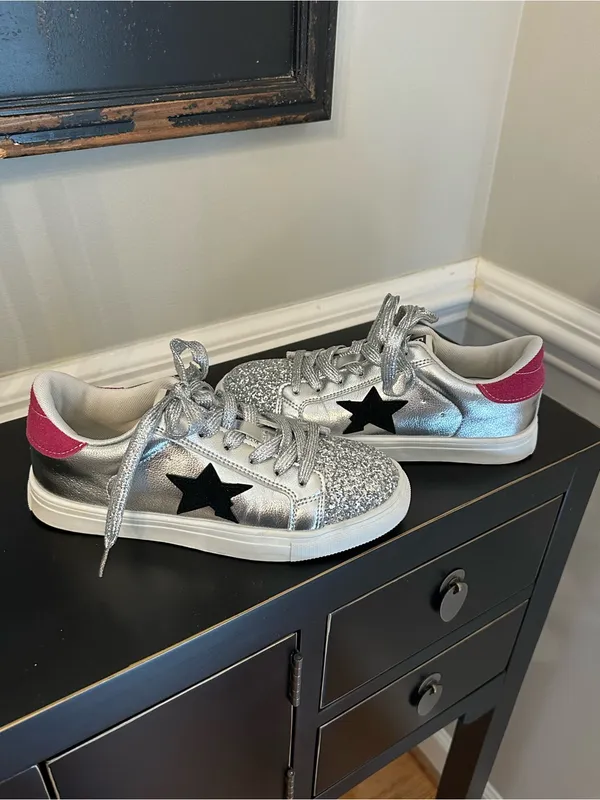 Silver Glitter Star Sneakers Size 36 - Image 4