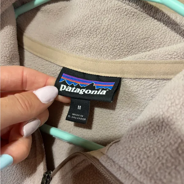Patagonia crewneck long sleeve - Image 2