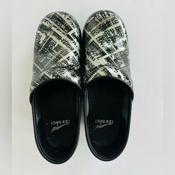 DANSKO Black and White Artistic Mules with Chunky Sole Size 36 (5.5) - Image 3