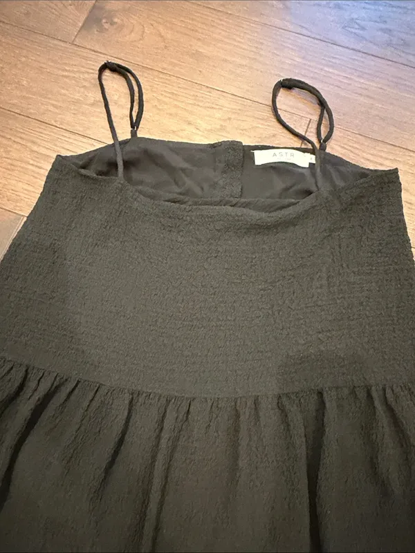 Astr Black Textured Tiered Dress with Spaghetti Straps Size Medium - C11-429 - Image 3