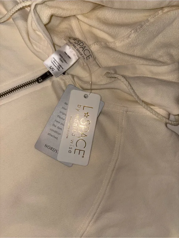 NWT L*Space stay cool shorts romper size large - flaw Cream color cotton - Image 6
