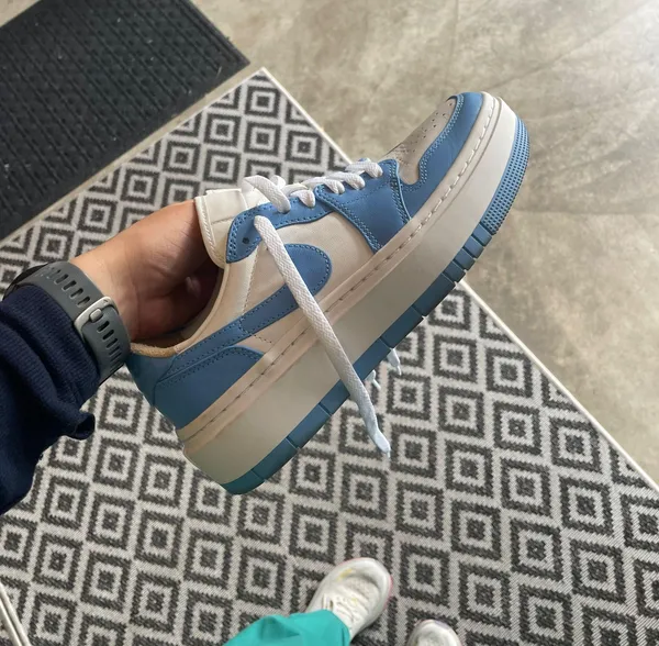 Nike Air Jordan 1 Low - Image 2