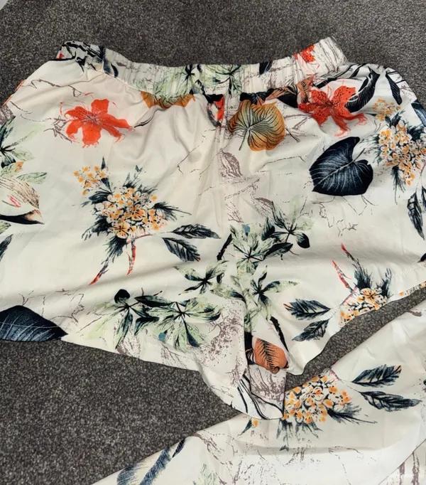 Halter Top & Shorts Shein Floral Print - Image 2