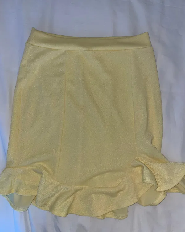 Lucy in the Sky Monroe Ruffle Set in Yellow - Image 5