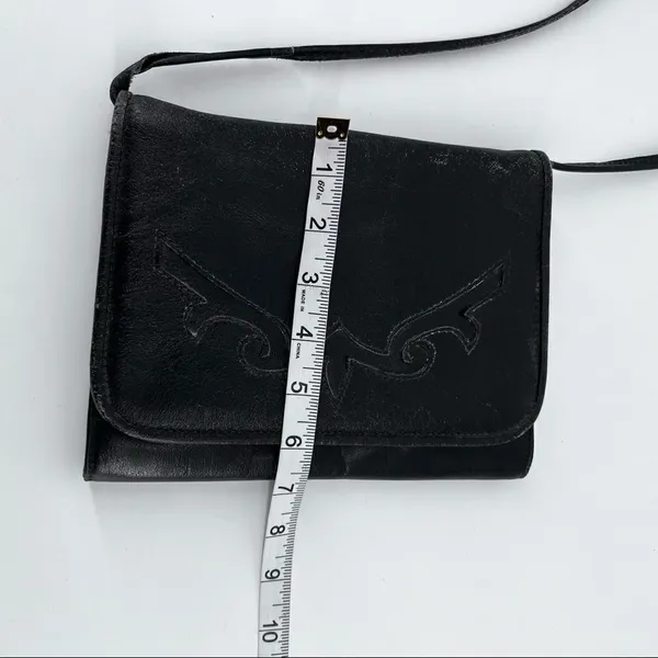 Vintage black leather cross‎ Body purse bag shoulder bag Tooled mid century - Image 8