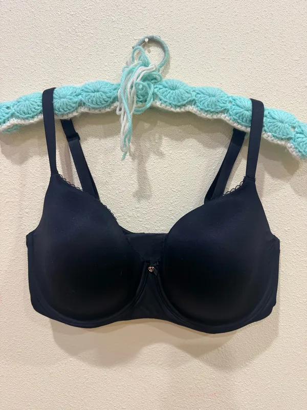 4 Victoria’s Secret bras body by Victoria 36DDD - Image 3