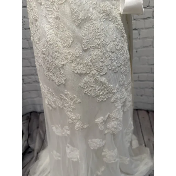 NWT David’s Bridal Ivory Cap Sleeve Lace Trumpet Wedding Dress Size 2 - $599 - Image 9