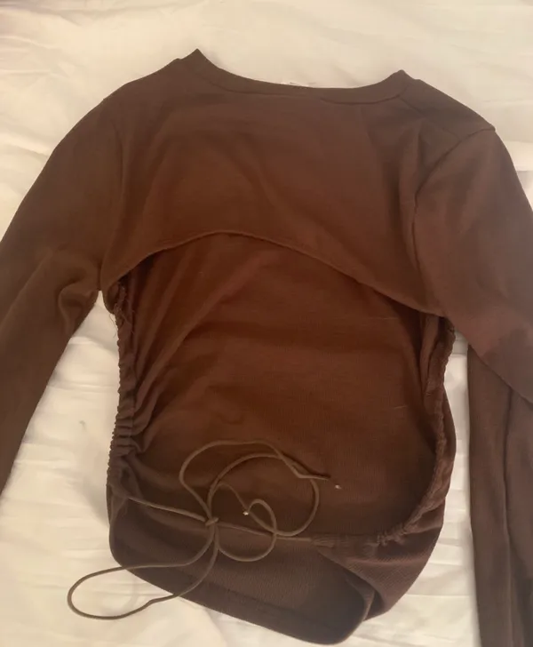 Tie Back Long Sleeve Crop Top - Image 4