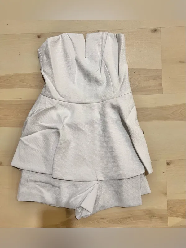 Lulus NWT XS Women White Strapless Peplum Romper Minimalist Quiet Luxury Chic - Image 5