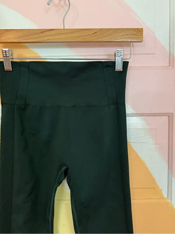 Abercrombie & Fitch YPB Seamless Core Hunter Green Leggings Sz Small 💚🍄 - Image 7