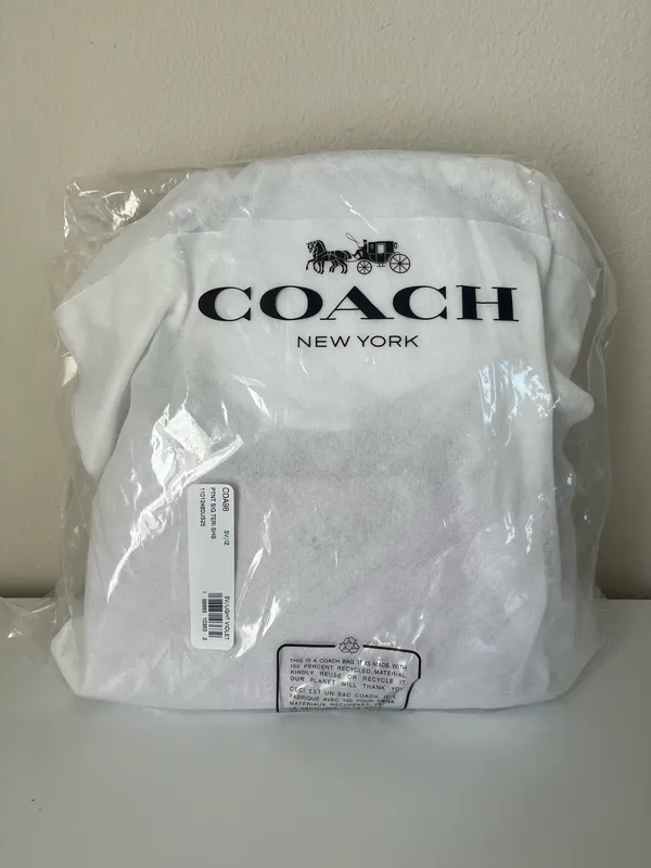 Coach Teri Shoulder Bag In Signature Leather With Heart Charm - Image 14