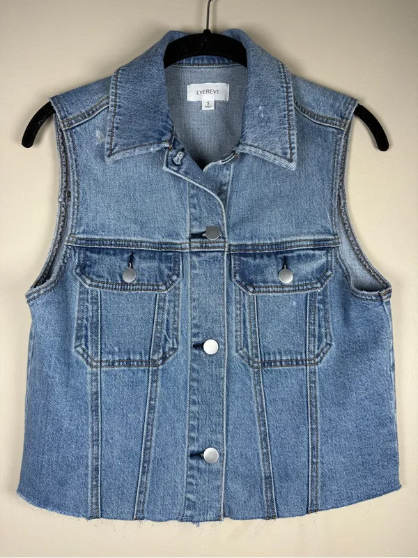 Evereve Denim Vest - Light Blue Wash, Distressed, Cropped - Size Small - Image 10