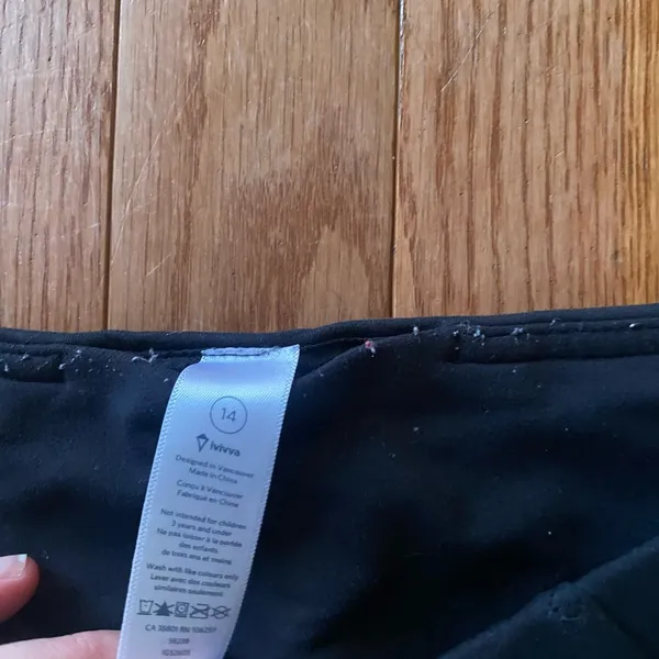 black athletic leggings with pockets - Image 4