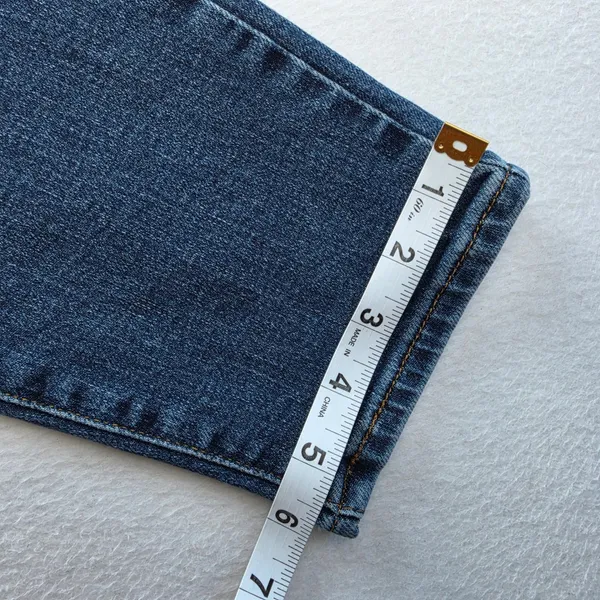 Levis High Waisted Mom Jeans Medium Wash Blue Tapered Leg Denim Size‎ 29 - Image 8
