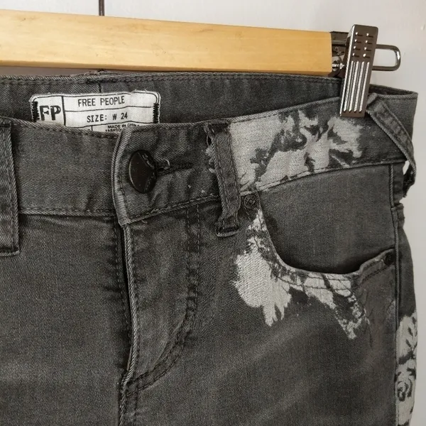 EUC Free People Dark Grey Floral Skinny Jeans - Image 3