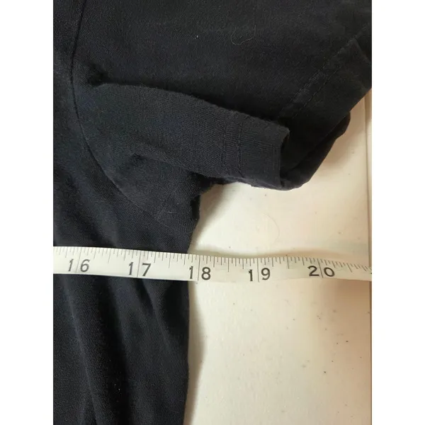Polo Ralph Lauren Classic Fit Mens Size Medium Black V-neck Short sleeve t-shirt - Image 5