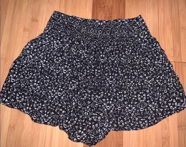 American Eagle Flowy Shorts  - Image 2