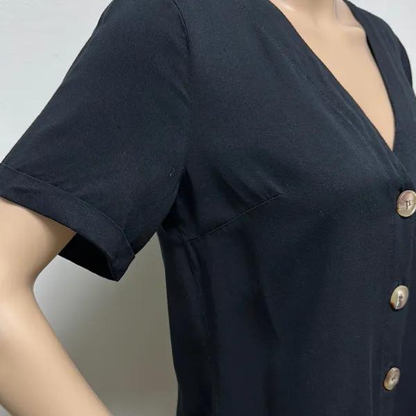 ASOS Black Button-Up V Neck Short Sleeve Women's Top size 4 - Image 6