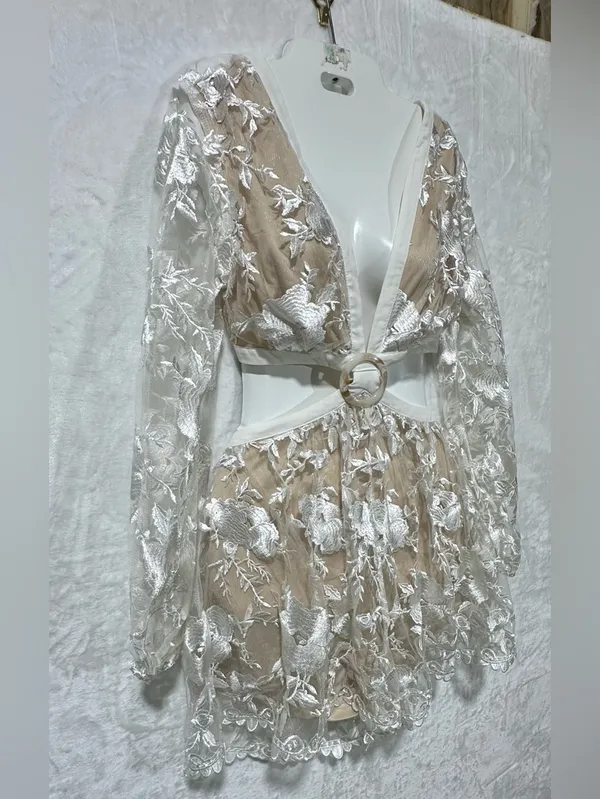 Blithe Rose Floral V Neck Corset Back lace Long sleeve Romper NWT size Small - Image 8