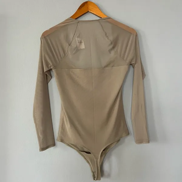 Abercrombie Long Sleeve Mesh Square Neck Bodysuit NWT size Medium - Image 2