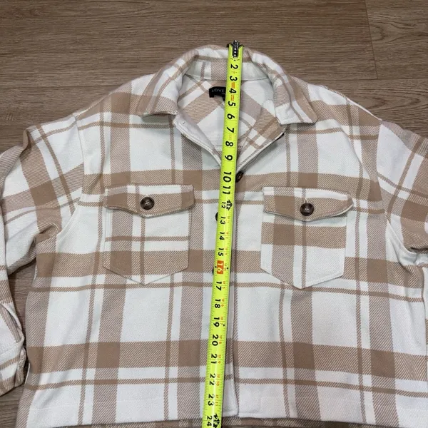 Love Tree Boutique Women's Plaid Button Up Jacket Size Large - Image 4