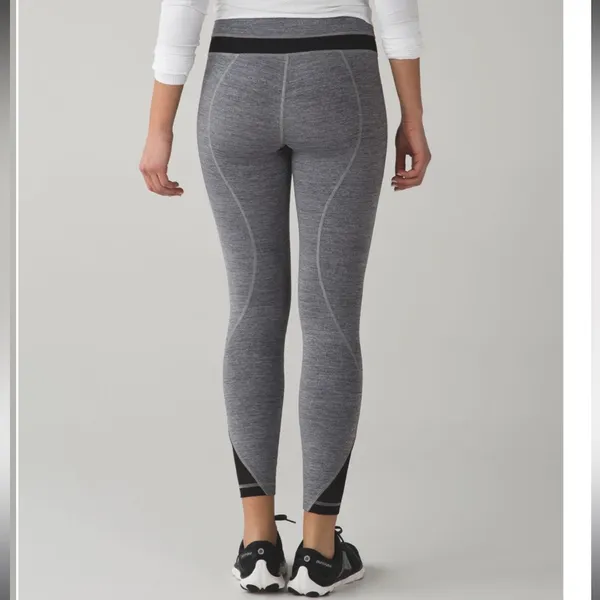 Lululemon Inspire Tight II Grey Black Size 2 - Image 3