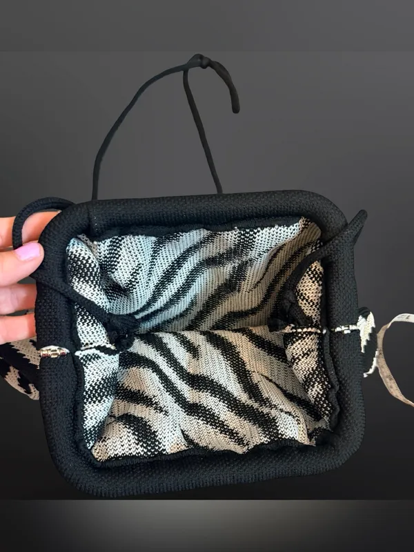 🦓 ZEBRA PRINT KNIT DUMPLING CLUTCH | 2 - Image 7
