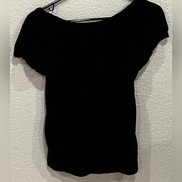 Black top size medium - Image 3